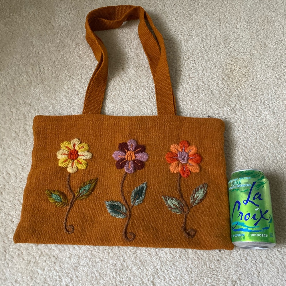 Vintage Flower Embroidered Handbag View 2